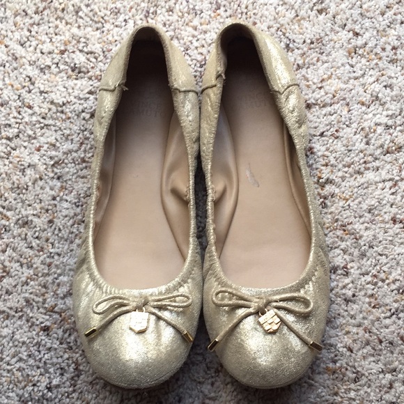 Vince Camuto Shoes - Gold flats